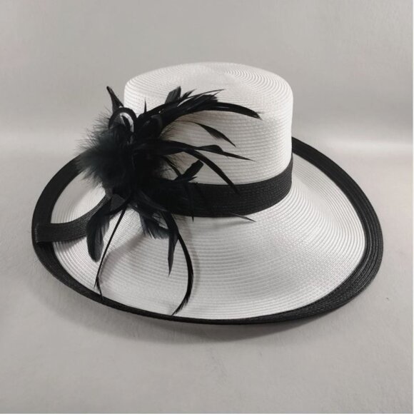 New Fine Millinery Collection by August Accessories Hat - Picture 1 of 5